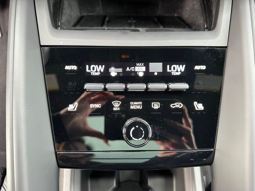 Thumbnail: 2025 Porsche Macan - 27