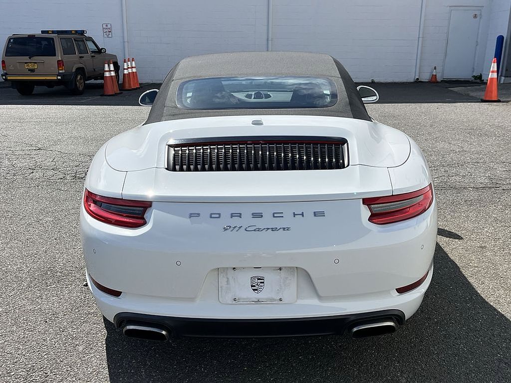 Thumbnail: 2017 Porsche 911 - 23