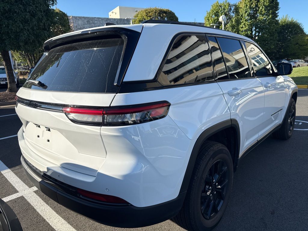 Thumbnail: 2024 Jeep Grand Cherokee - 4