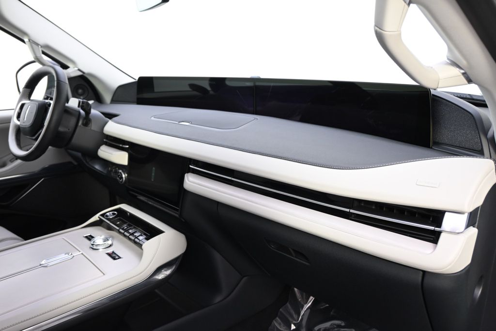 New 2026 White Lincoln Reserve image 15