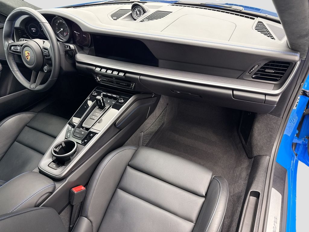 Thumbnail: 2024 Porsche 911 - 20