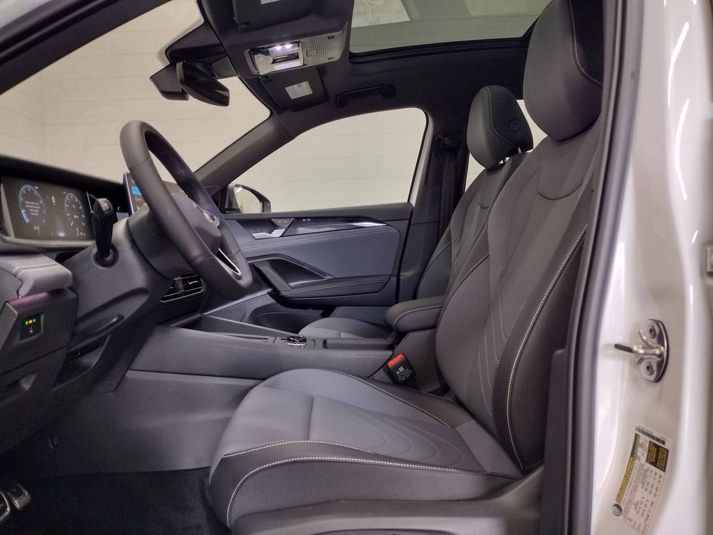 2025 Volkswagen Tiguan 2.0T SE R-Line Black