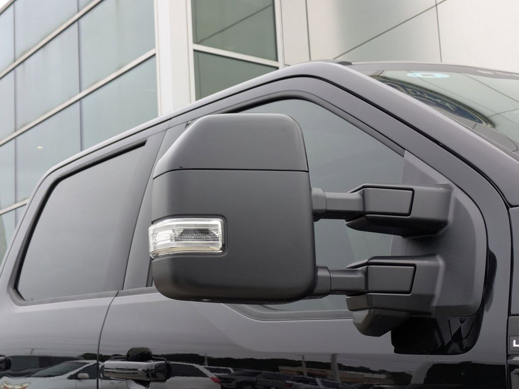 2026 Ford F-250 Super Duty Black Widow