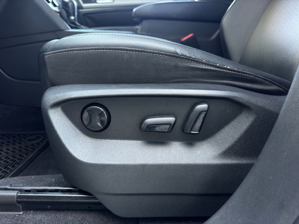 2018 Volkswagen Atlas 2.0T SE  at Royal Nissan