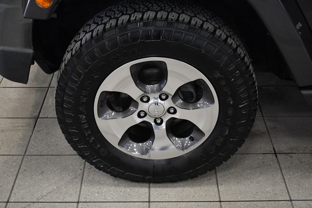 Thumbnail: 2017 Jeep Wrangler - 12