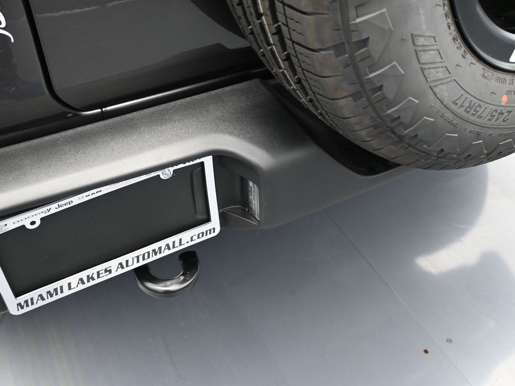 New 2026 Granite Crystal Metallic Clearcoat Jeep Sport image 28