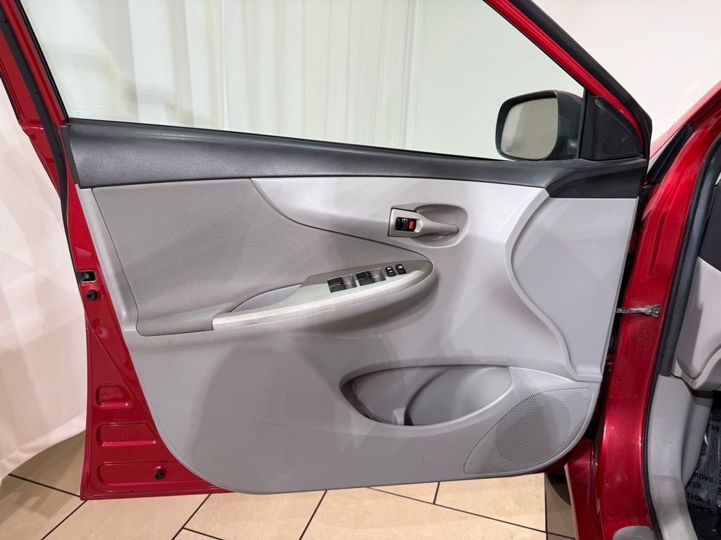Thumbnail: 2012 Toyota Corolla - 14