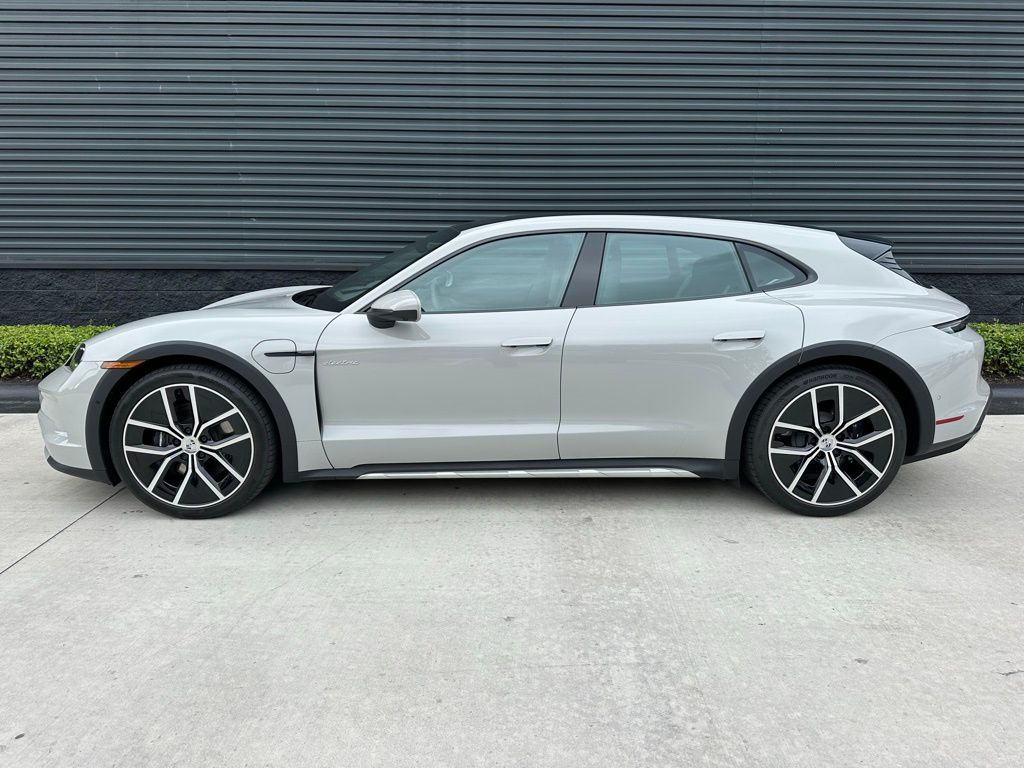 Thumbnail: 2025 Porsche Taycan - 2