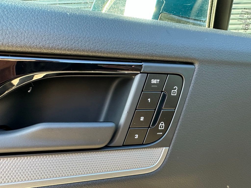 Thumbnail: 2026 Porsche Cayenne - 19