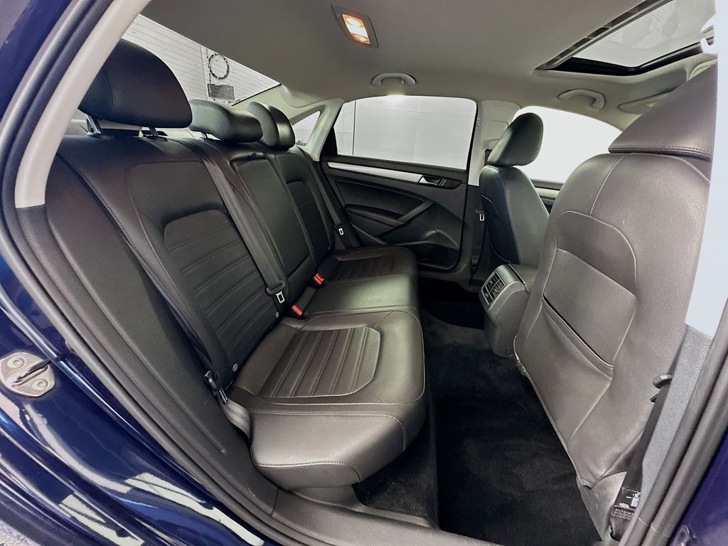 2014 Volkswagen Passat SE 27