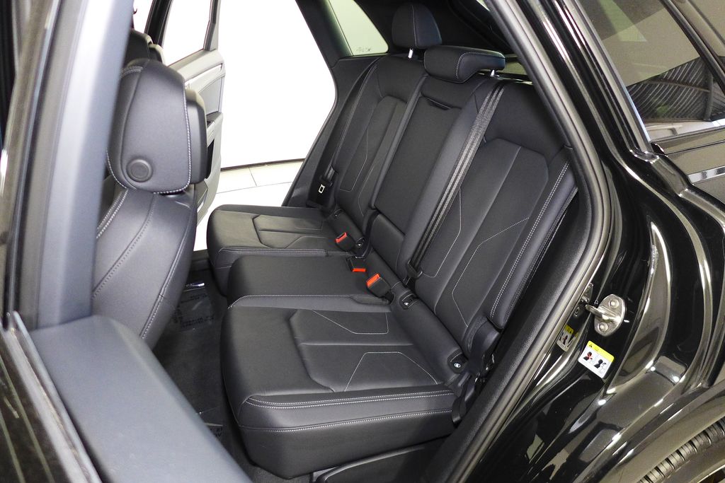 Thumbnail: 2025 Audi Q3 - 21