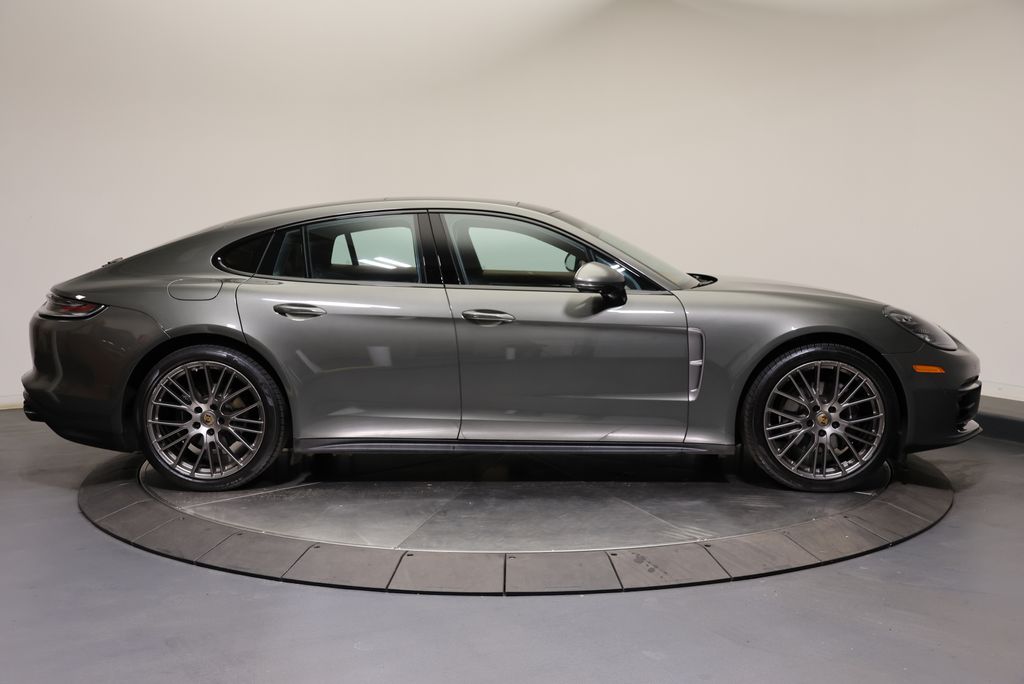 Thumbnail: 2022 Porsche Panamera - 6