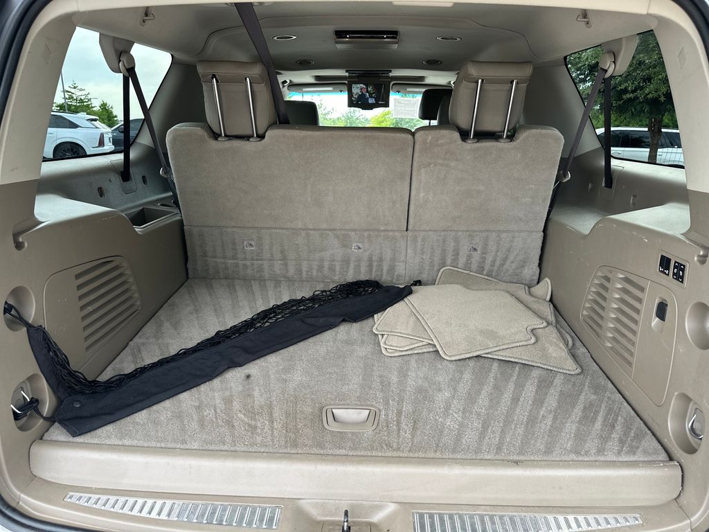 Used 2020 White GMC SLT image 41