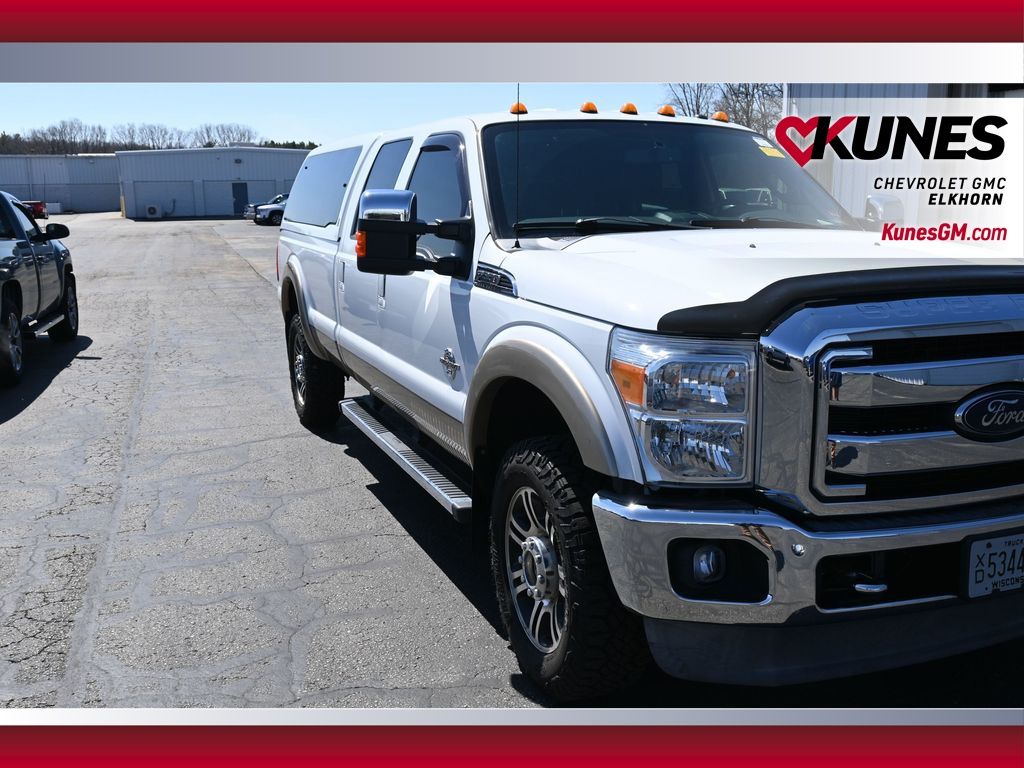 White 2014 Ford F-350 Super Duty Lariat Crew Cab 4WD Pickup Truck Four-Wheel Drive 6-Speed Automatic Overdrive