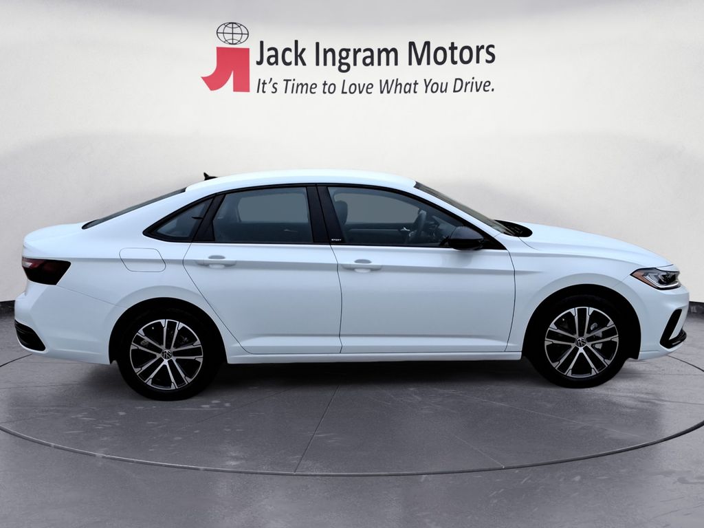used 2025 Volkswagen Jetta car