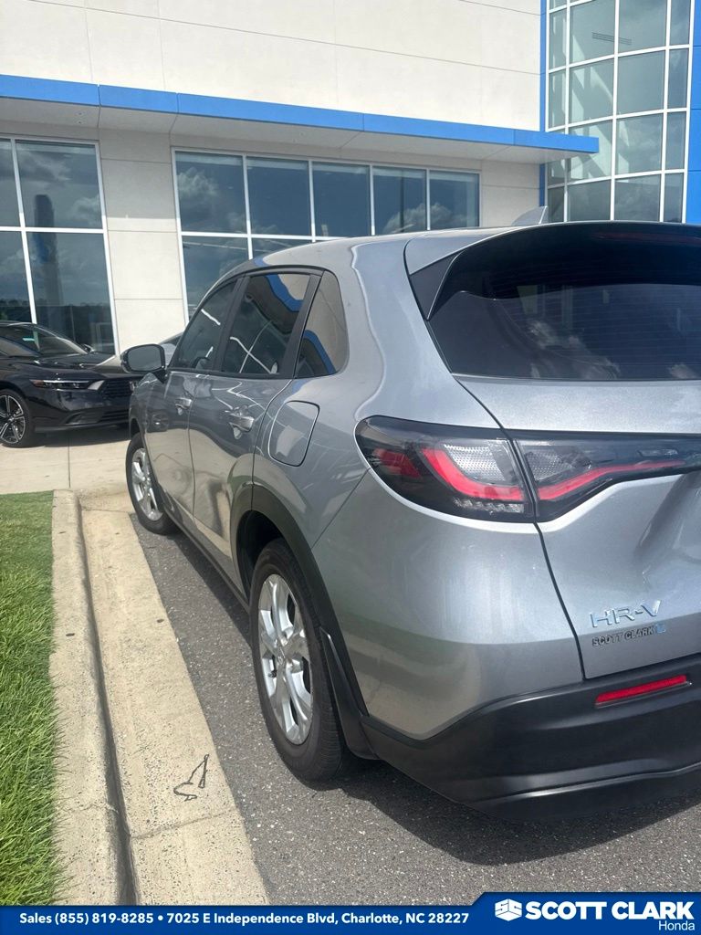 2025 Honda HR-V LX