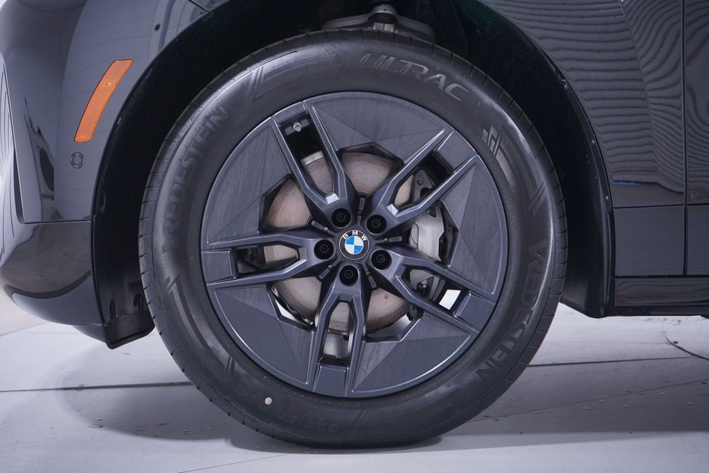 Thumbnail: 2026 BMW iX - 2