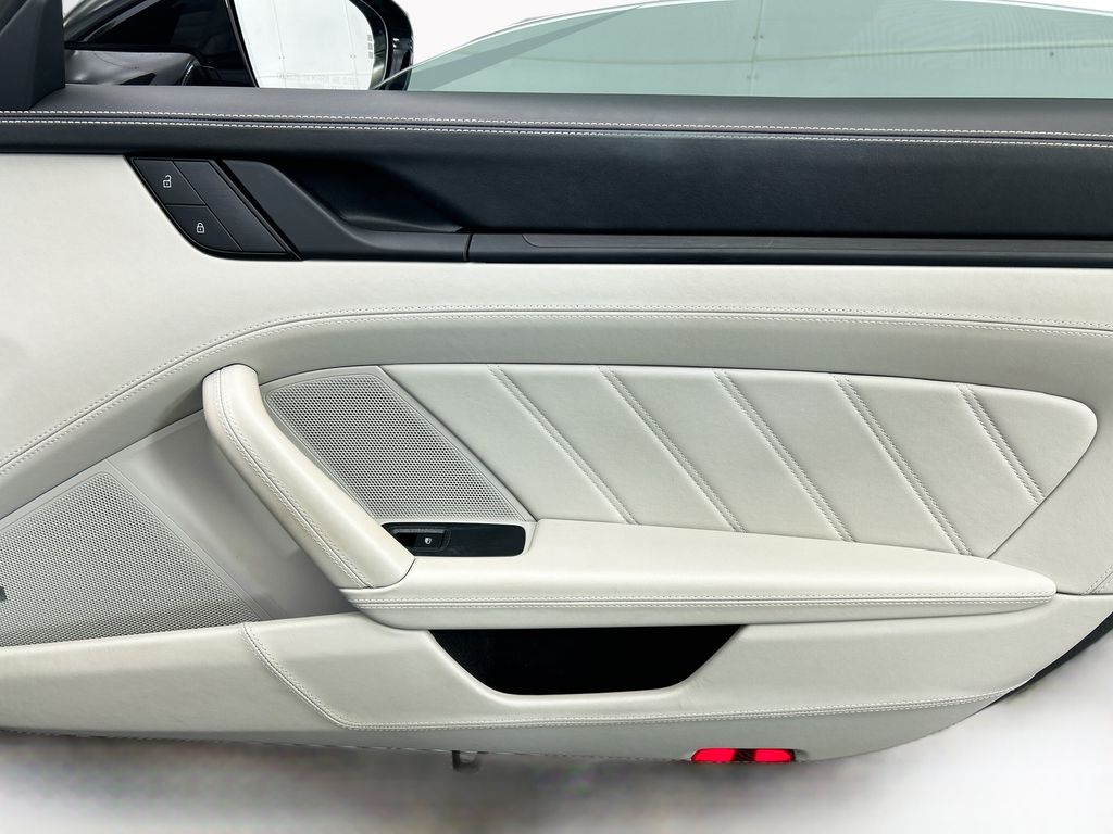 Thumbnail: 2023 Porsche 911 - 25