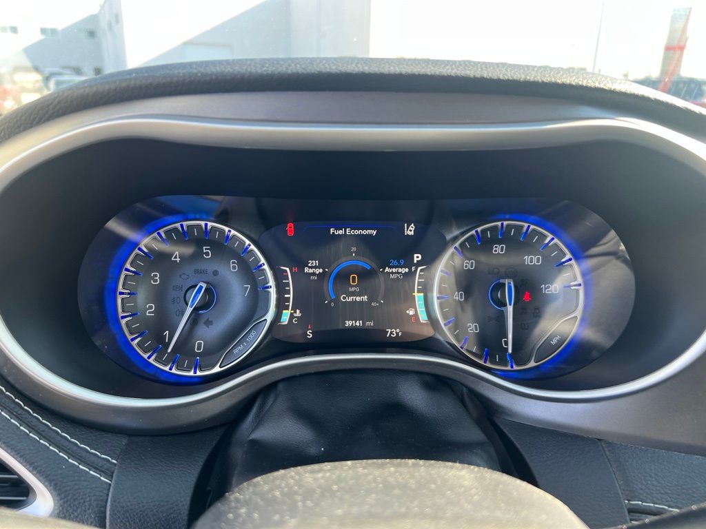 Used 2023 Chrysler Pacifica Van