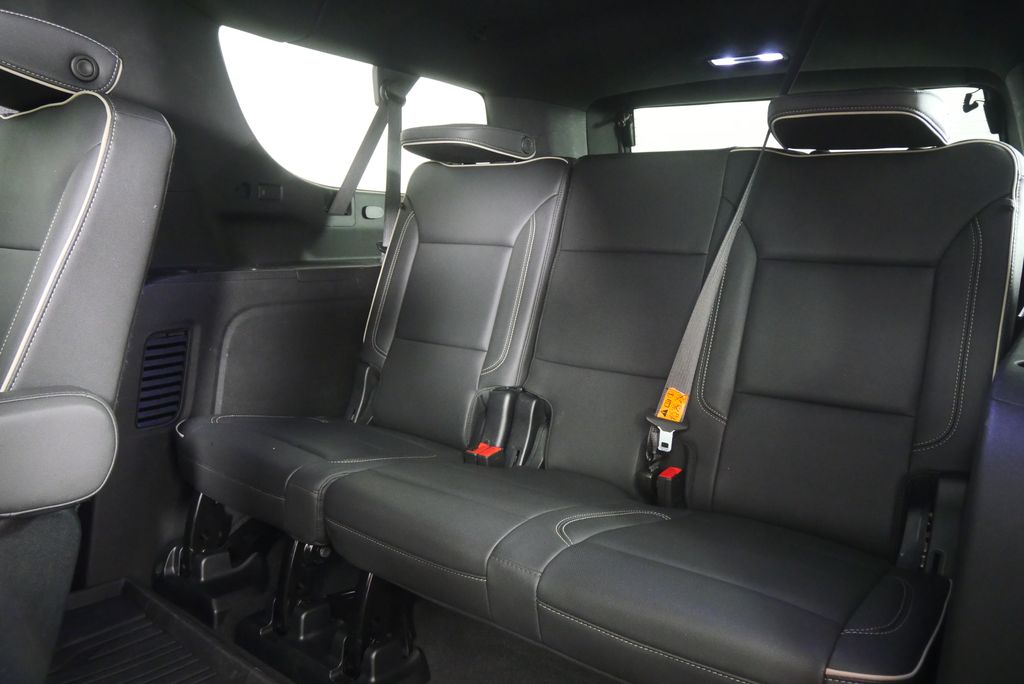 Thumbnail: 2023 GMC Yukon XL - 17