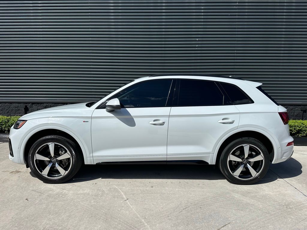Thumbnail: 2022 Audi Q5 - 2