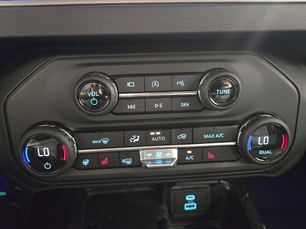 Used 2025 Gray Ford Outer Banks image 16