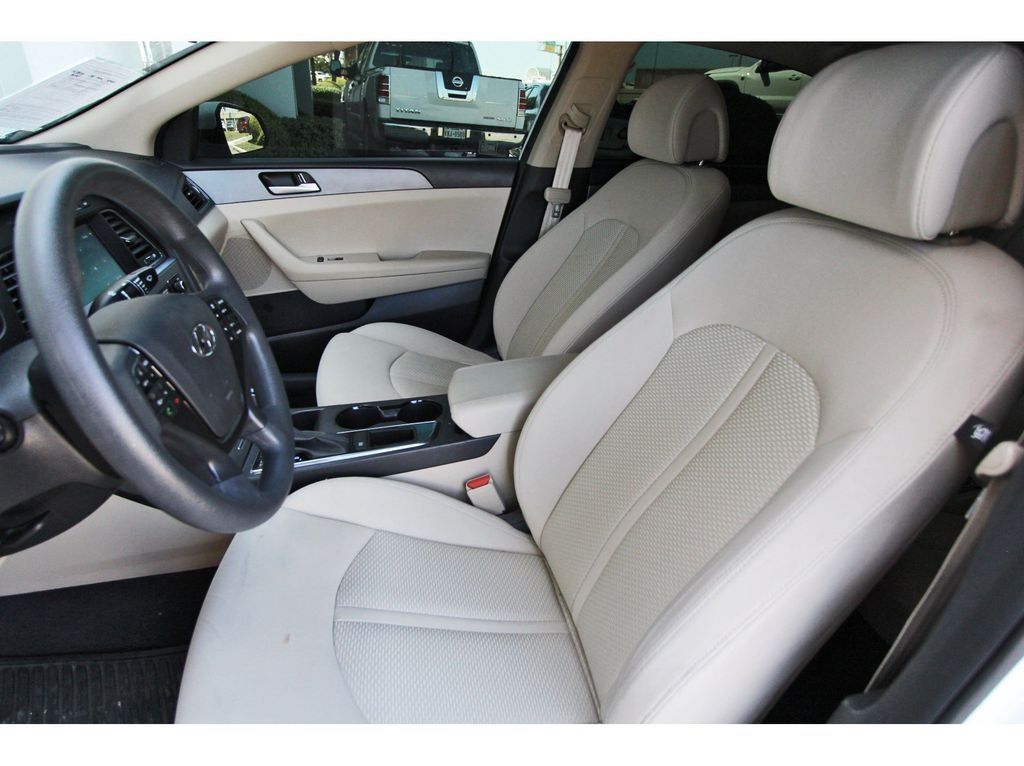 2017 Hyundai Sonata SE White at Autostrade