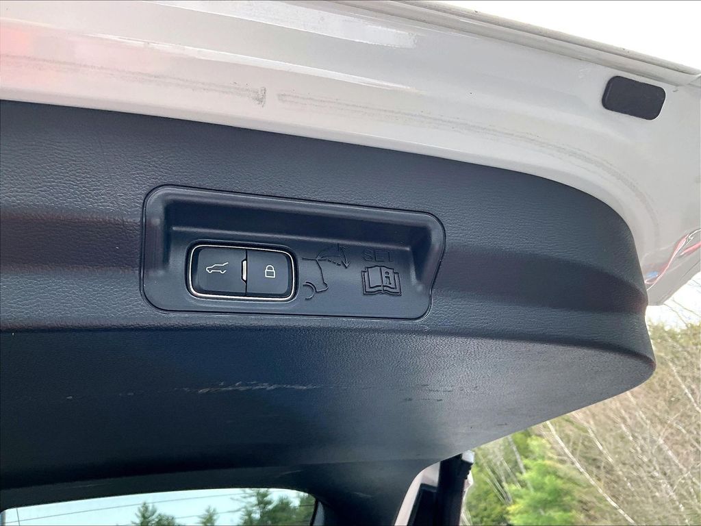 2022 Ford Explorer — photo 26