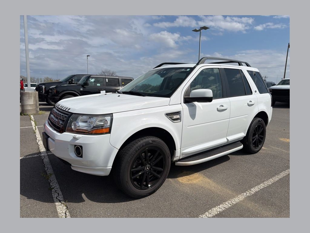 White 2014 Land Rover LR2 Base AWD SUV / Crossover All-Wheel Drive 6-Speed Automatic