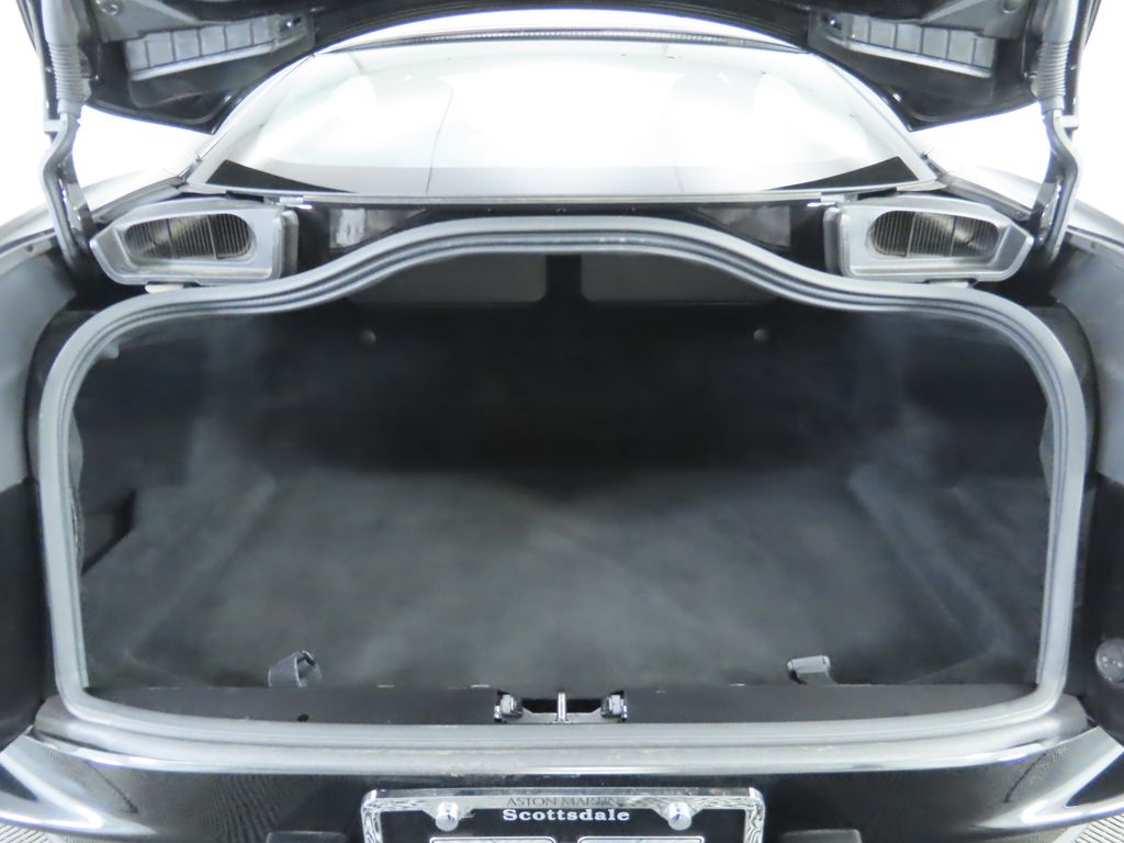 Thumbnail: 2019 Aston Martin DB11 - 27