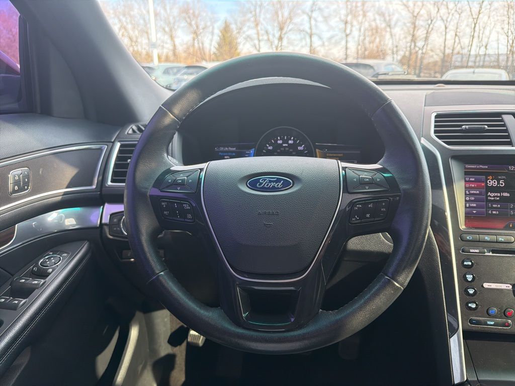 Thumbnail: 2016 Ford Explorer - 13