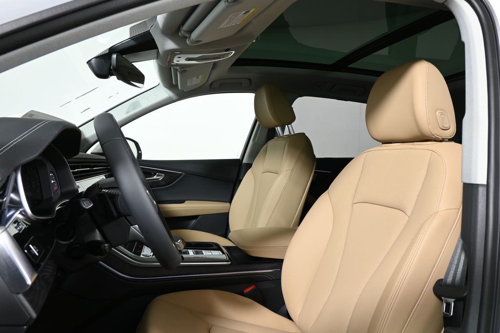 Thumbnail: 2025 Audi Q7 - 13