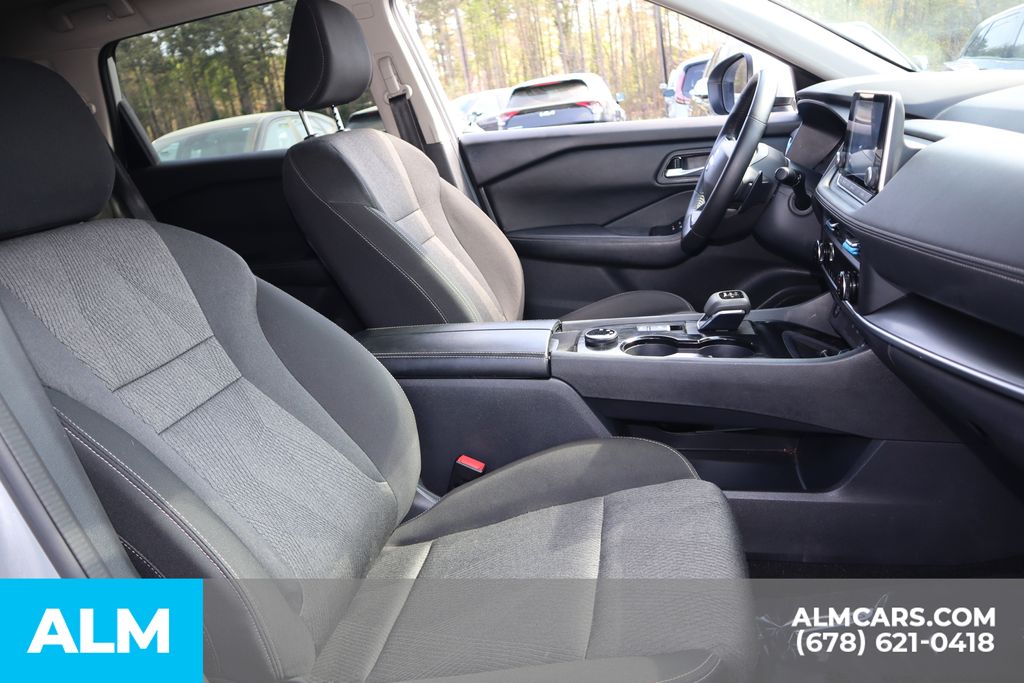 Used 2025 Silver Nissan SV image 28