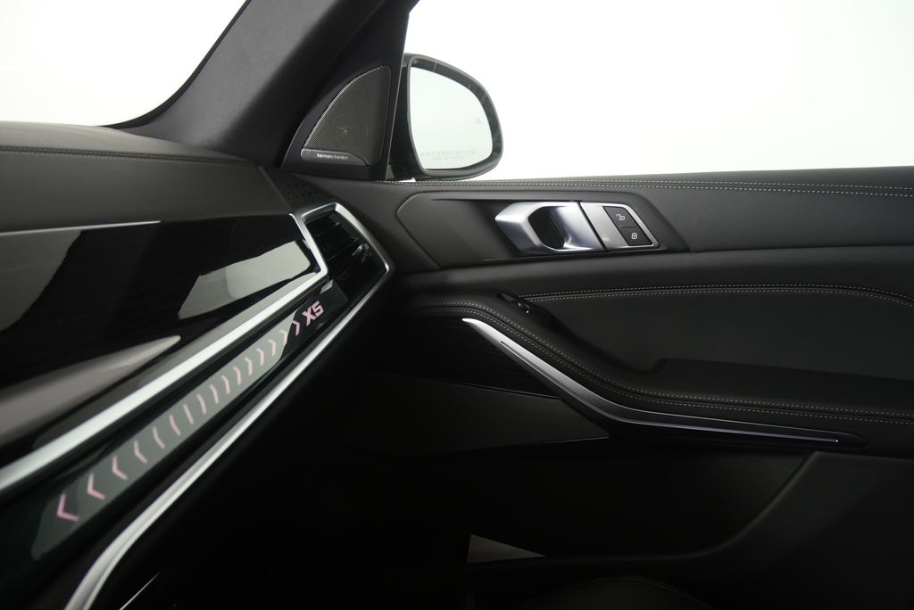 Thumbnail: 2026 BMW X5 - 21