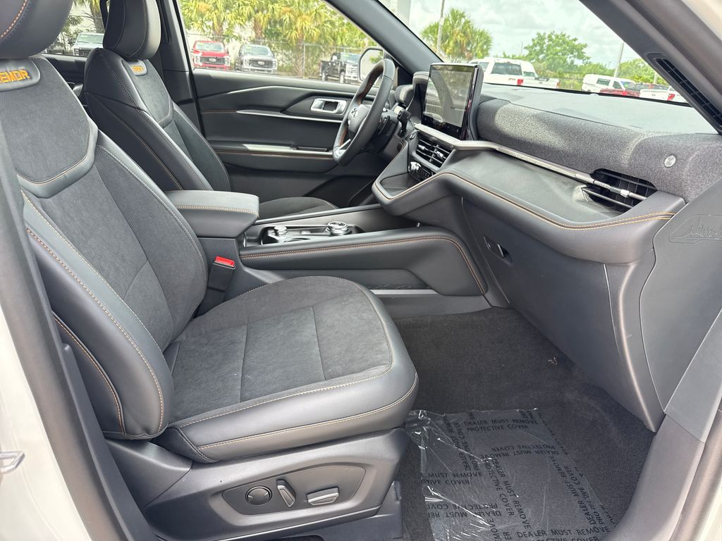 New 2026 White Ford Tremor image 22