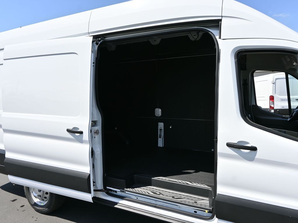 2025 Ford Transit 250
