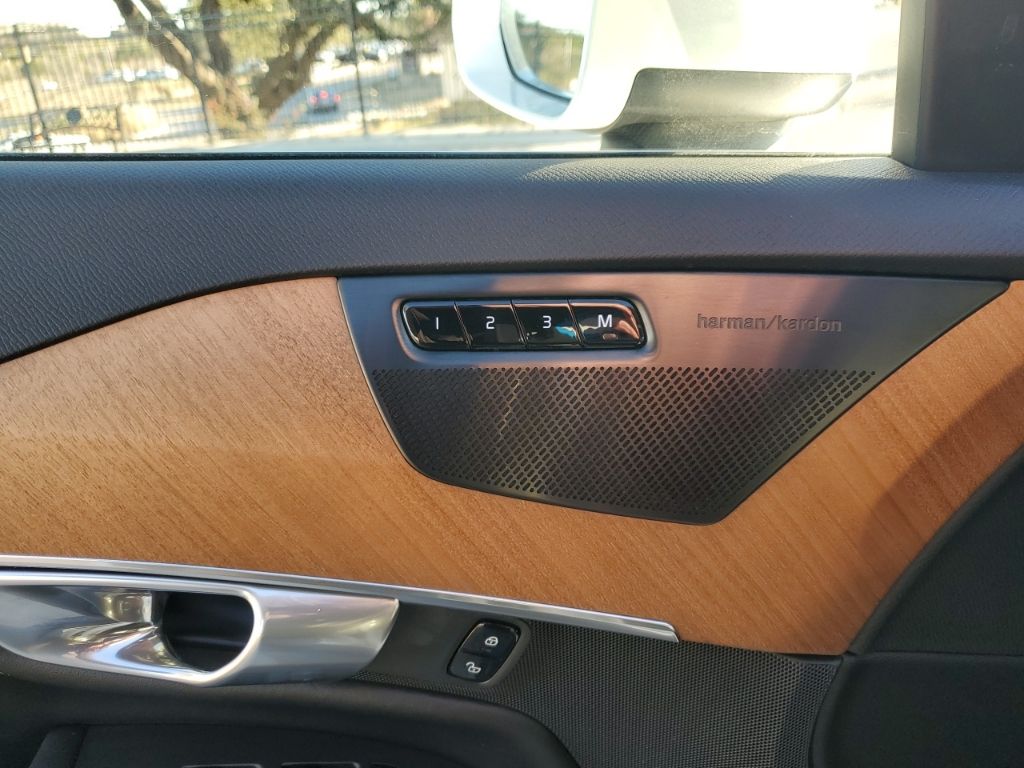 Used Car 2024 Volvo Xc90  B6 Plus Bright Theme 6-seater For Sale Under $50,000 In Austin, Texas