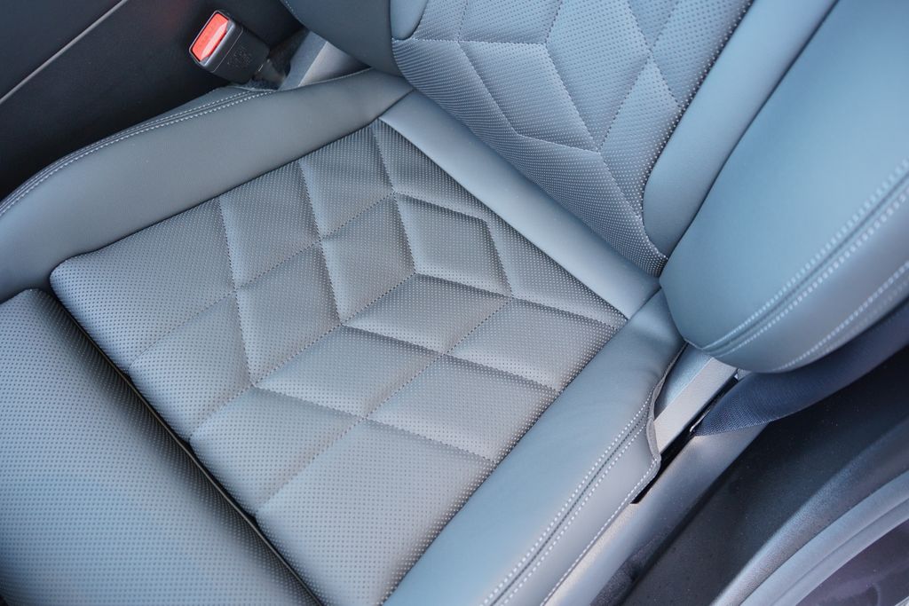 Thumbnail: 2026 BMW 5 Series - 12