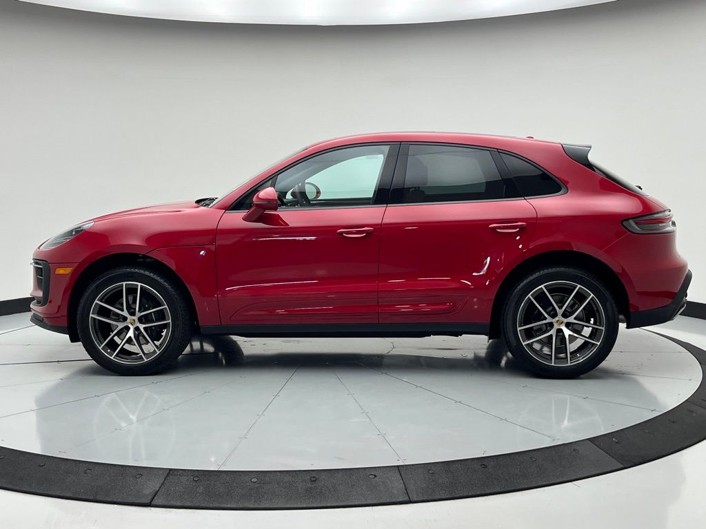 Thumbnail: 2025 Porsche Macan - 2