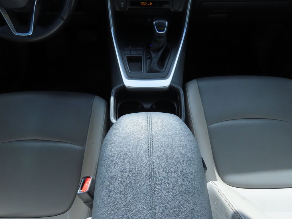 Thumbnail: 2019 Toyota RAV4 - 9