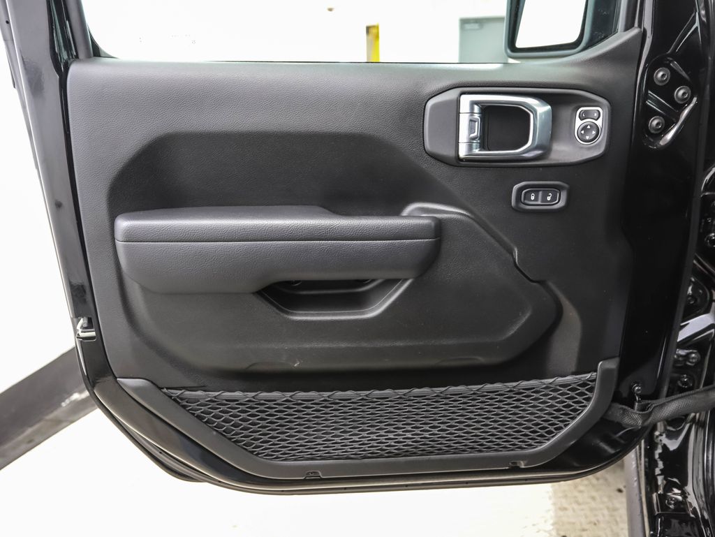 Thumbnail: 2023 Jeep Wrangler - 9