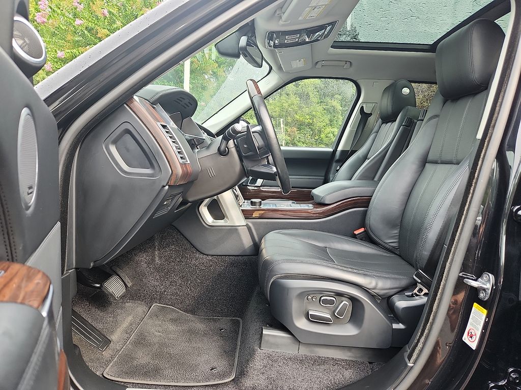 Thumbnail: 2015 Land Rover Range Rover - 13