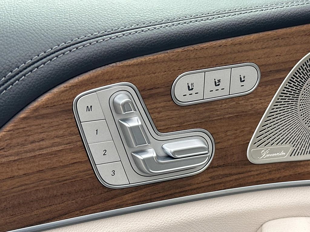 Thumbnail: 2022 Mercedes-Benz GLS - 32