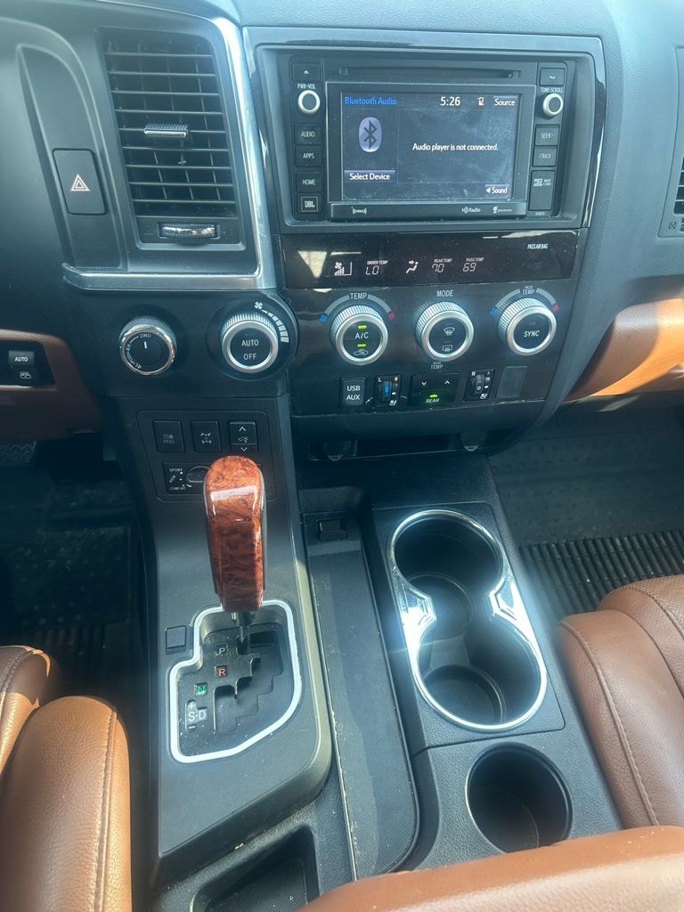 Used 2018 White Toyota Platinum image 16