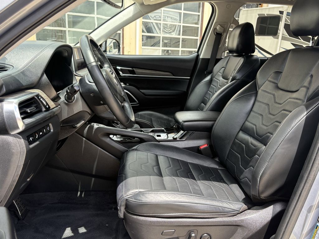 2020 Kia Telluride SX Silver at Bravo Nissan
