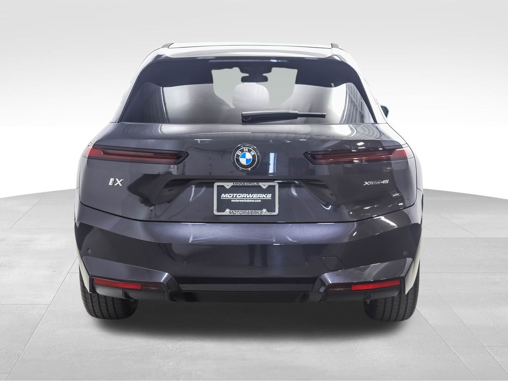 2026 BMW iX  4
