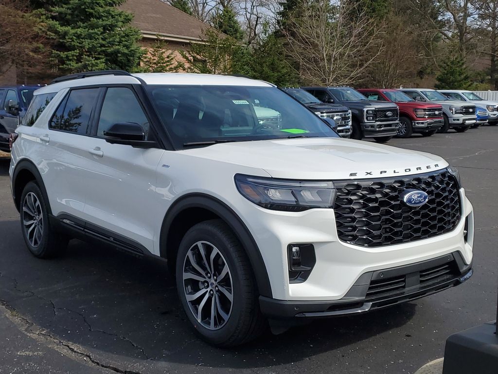 View vehicle photo 3