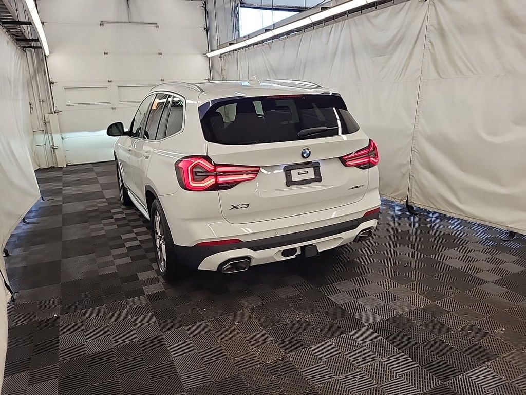 Used 2022 White BMW xDrive30i image 4