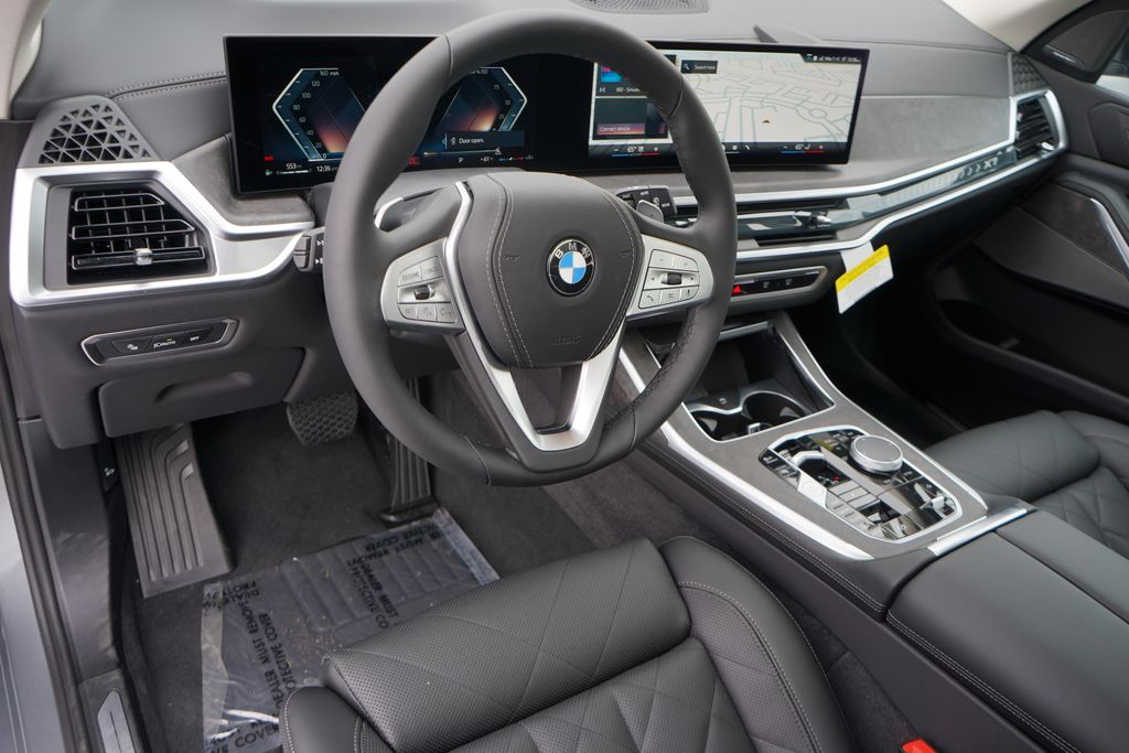 Thumbnail: 2025 BMW X7 - 12