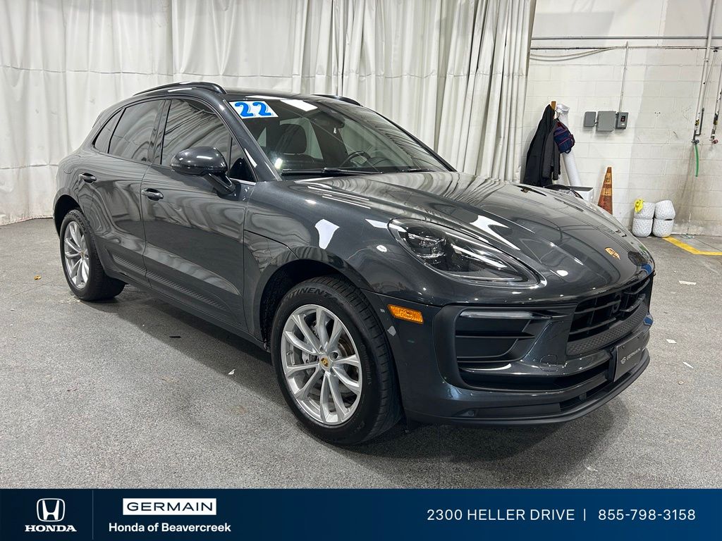 2022 Porsche Macan Base